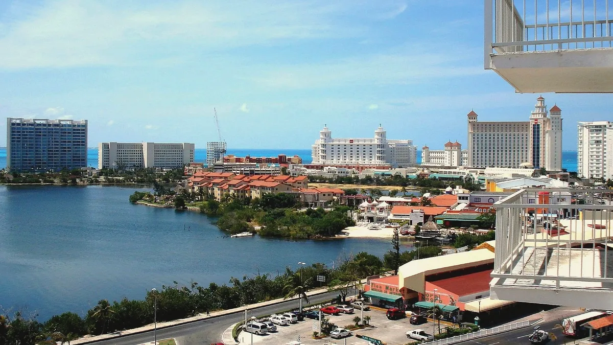 Vista real de la Zona Hotelera de Cancún, México