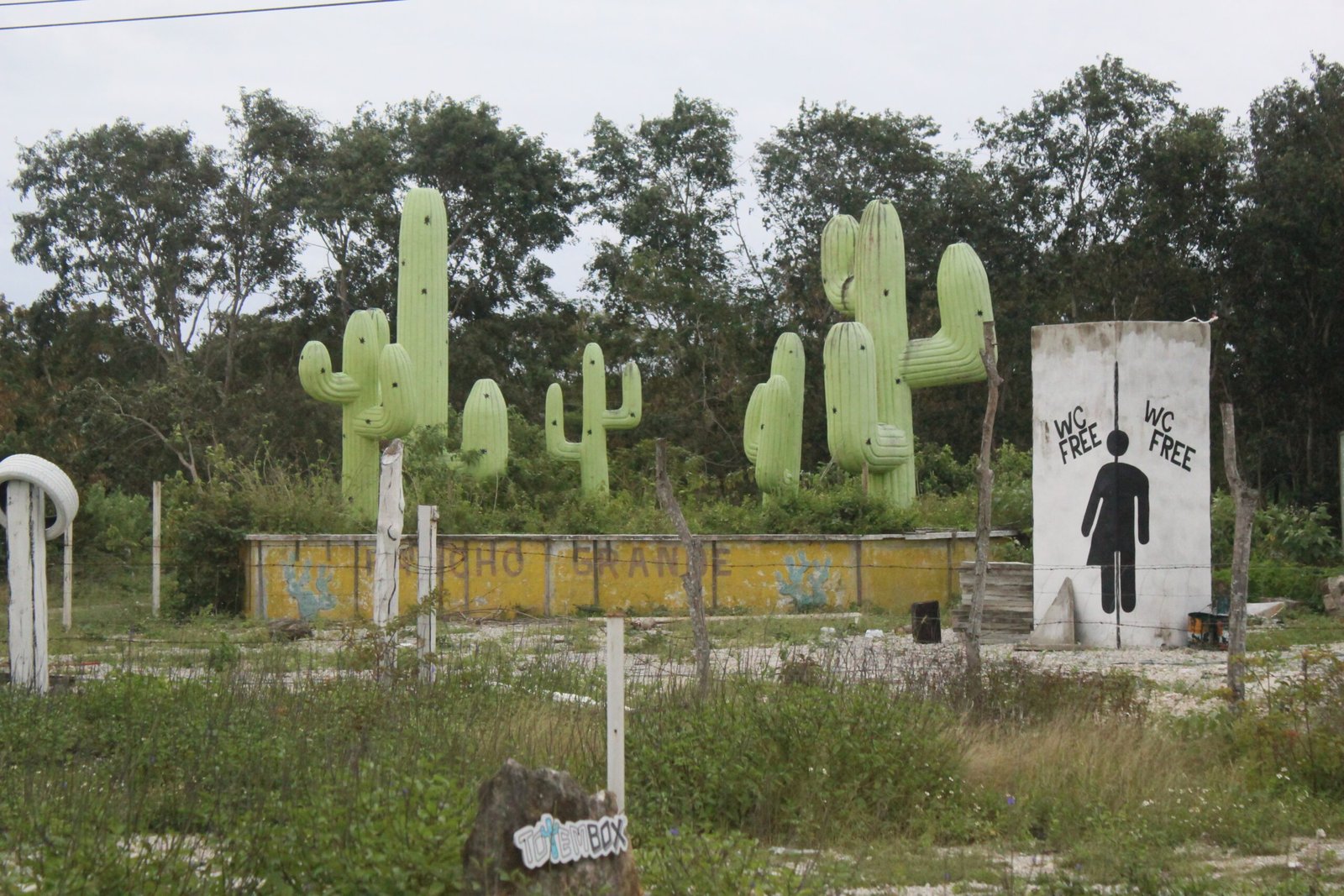 Federal Highway 307 in Quintana Roo, the main route taxis and transfers use from Cancun Airport