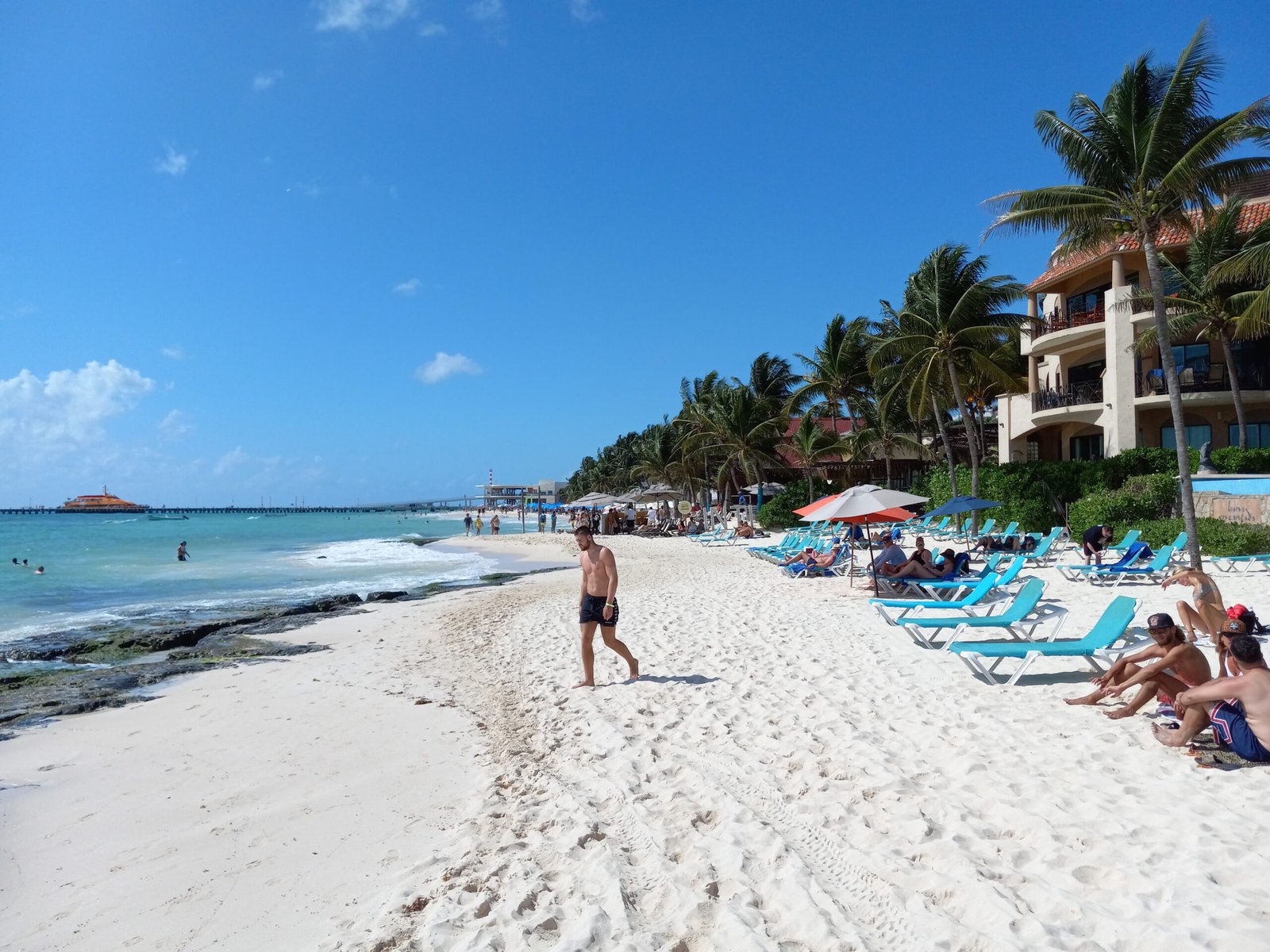 Beach and turquoise water in Playa del Carmen