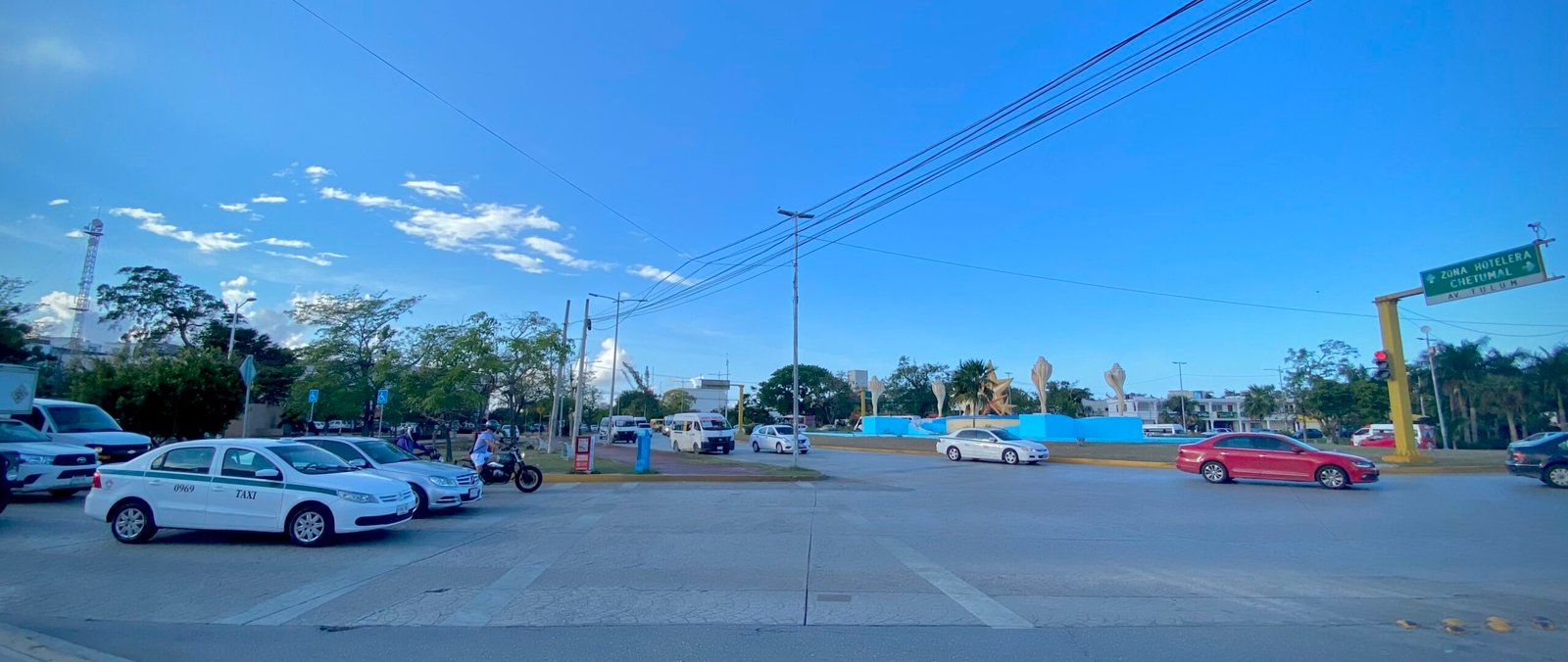 Avenida Tulum in downtown Cancun, Quintana Roo, where Yesmytransfer.com is based