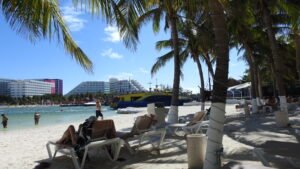 Cancún Hotel Zone beach and hotels on Boxing Day, during the December to April high season